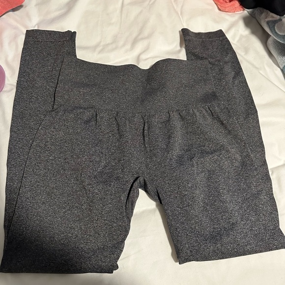 NVGTN Seamless Leggings - Picture 3 of 4